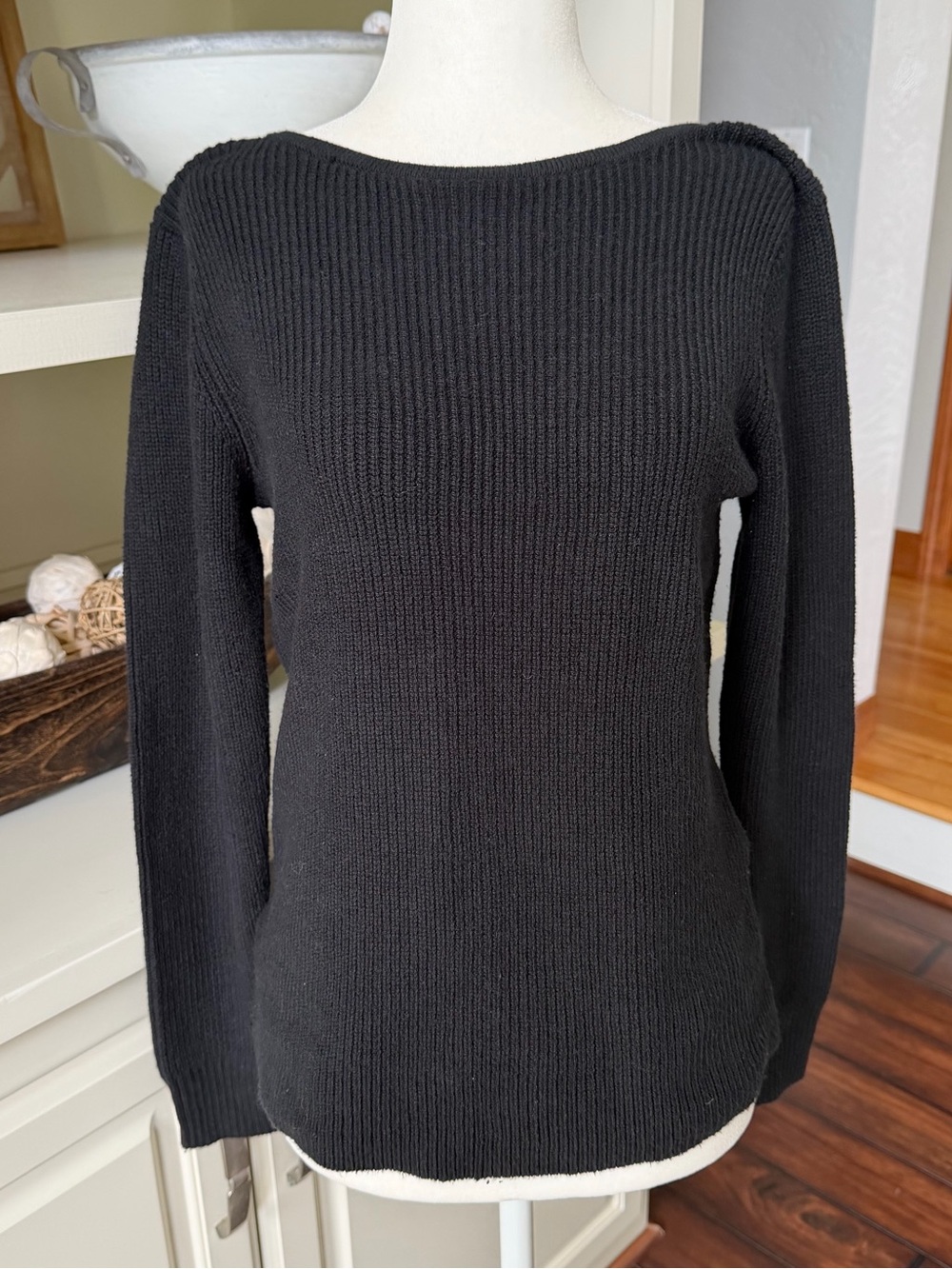 NWT Banana Republic Factory Black Ribbed Crewneck V-Back Sweater